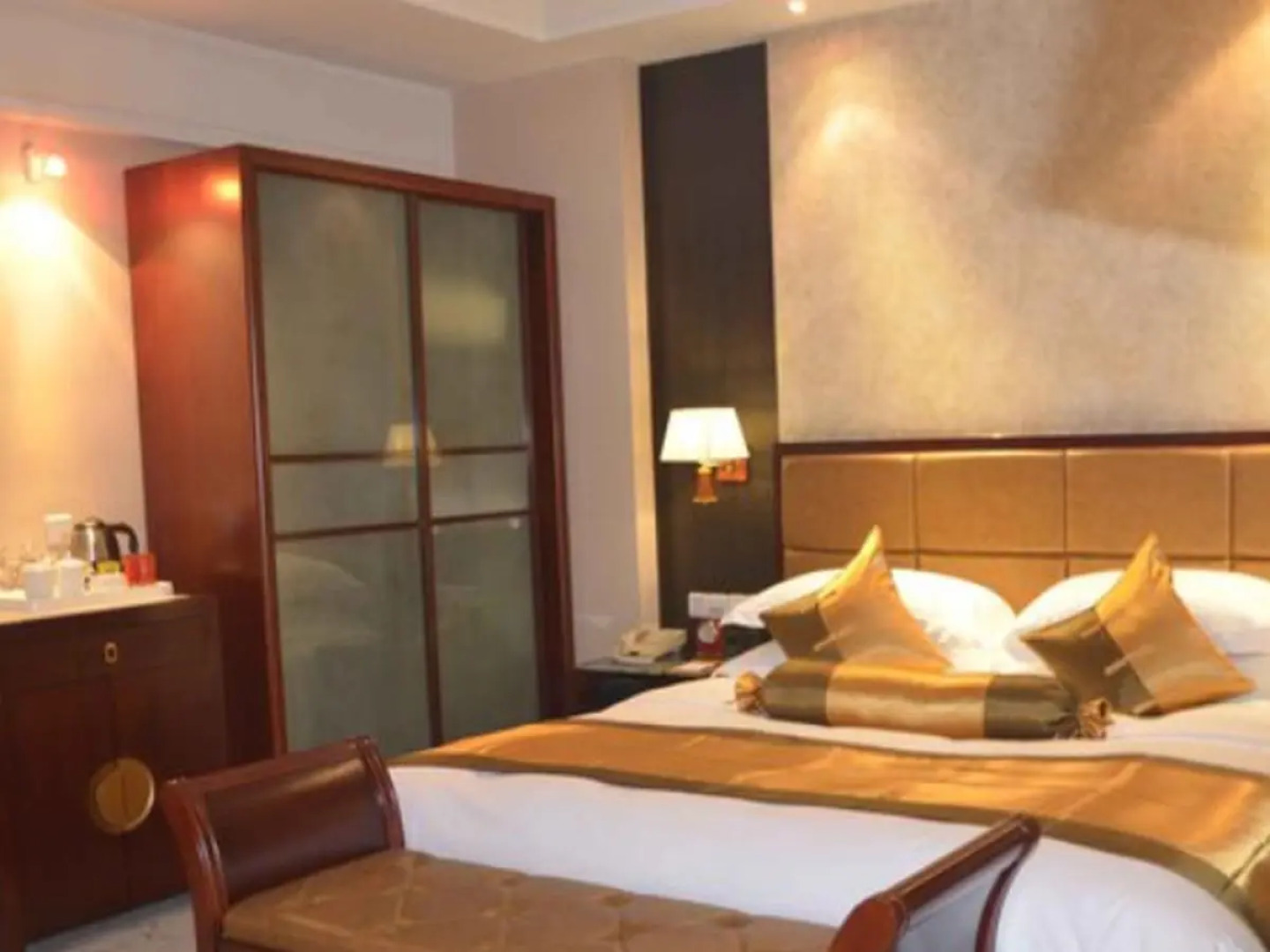 Lu'an Jinling Wanxi Hotel