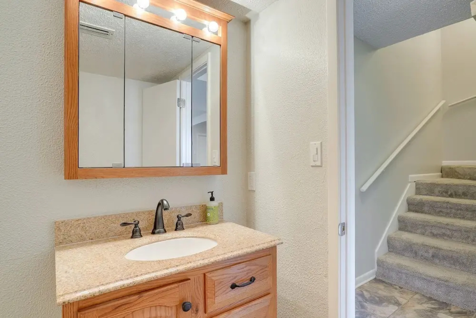 Bossier City Townhome w/ Patio + Outdoor Dining!