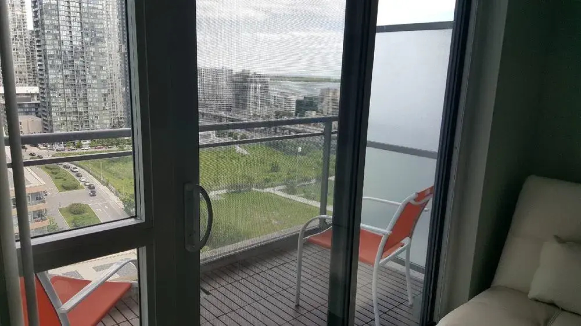 TVHR - Luxury Condos in Heart of Downtown