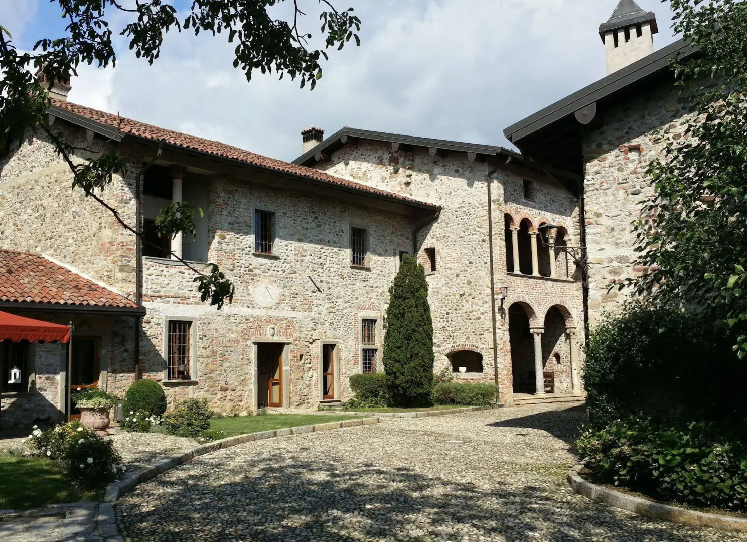 Castello di Cernusco Lombardone