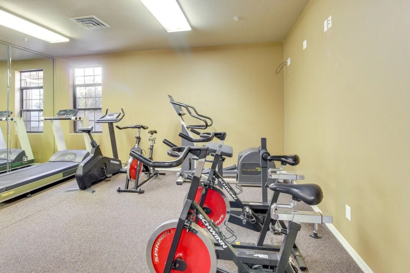 Pet-friendly Overgaard Condo: Porch & Lake Access