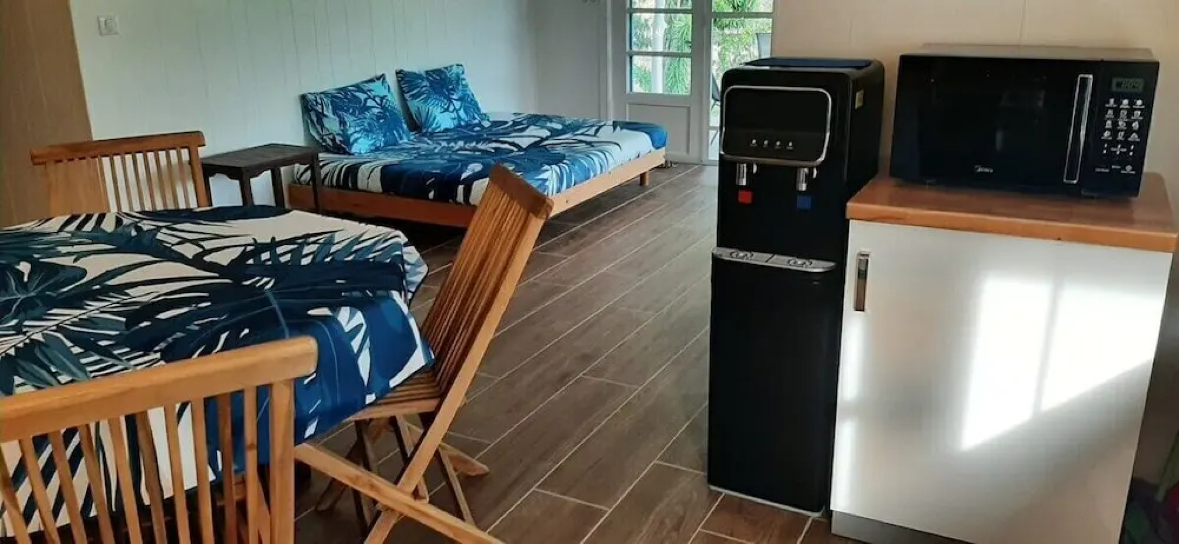 Moana Breeze Eco Lodge