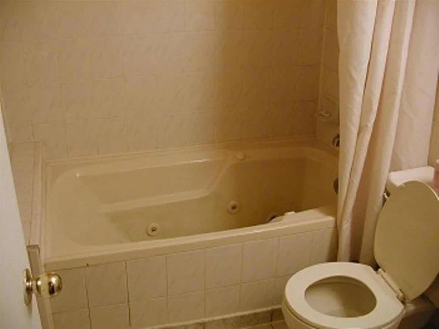 Niagara Inn & Suites