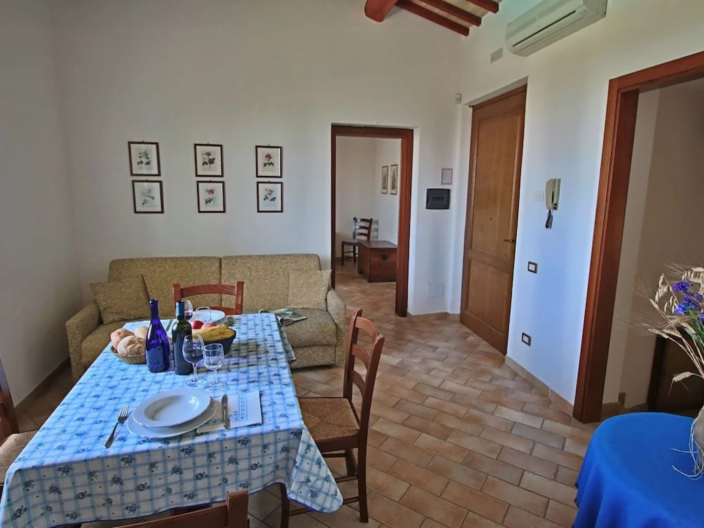 Spacious Farmhouse in Trevi With Swimming Pool