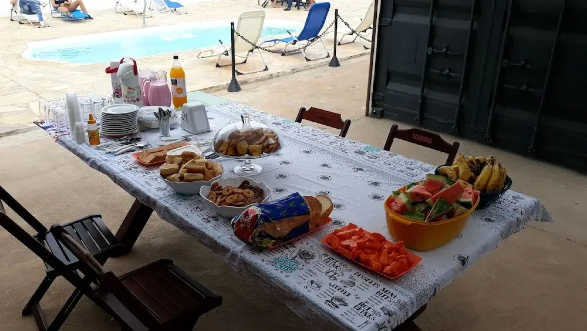 Containers Club Hotel