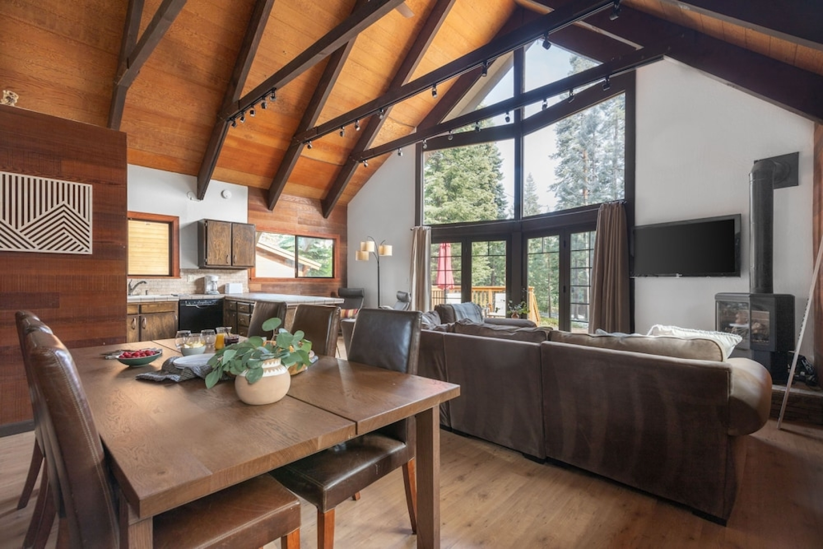 Emerald by Avantstay - Tahoe Donner Mountain Retreat w Large Patio