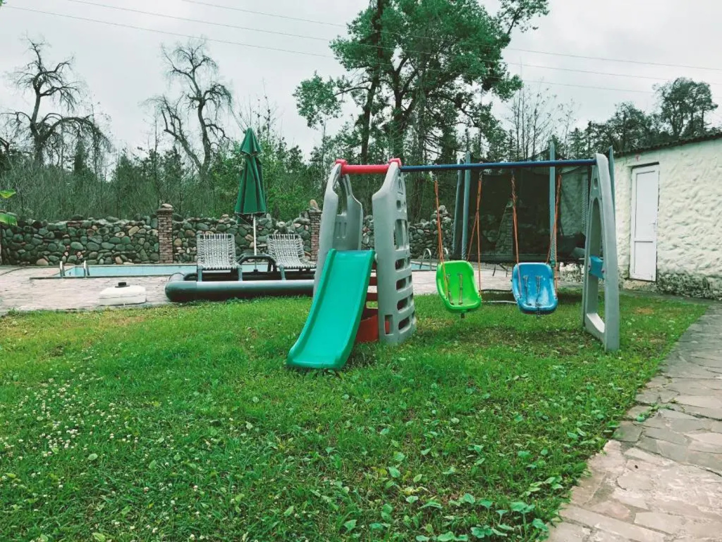 Old House Apartments