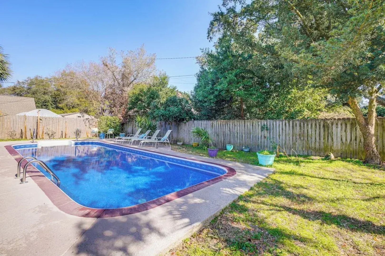 2 Mi to Gulfport Beaches: Poolside Paradise!