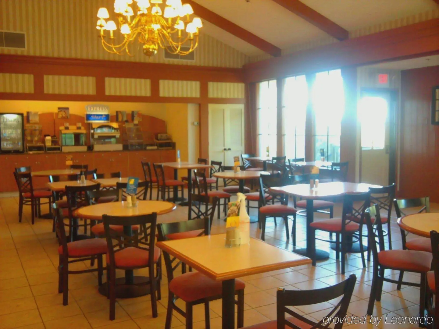 Vinland Hotel and Lounge