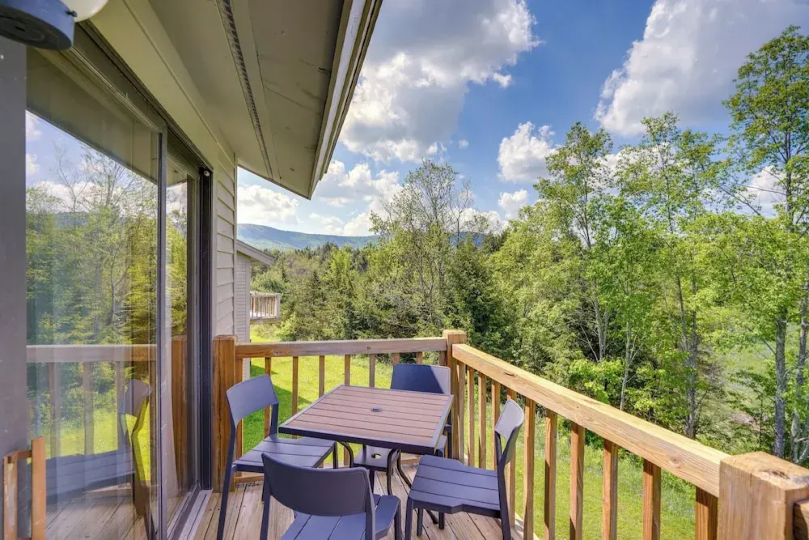Catskills Townhome ~ 2 Mi to Windham Mountain Club