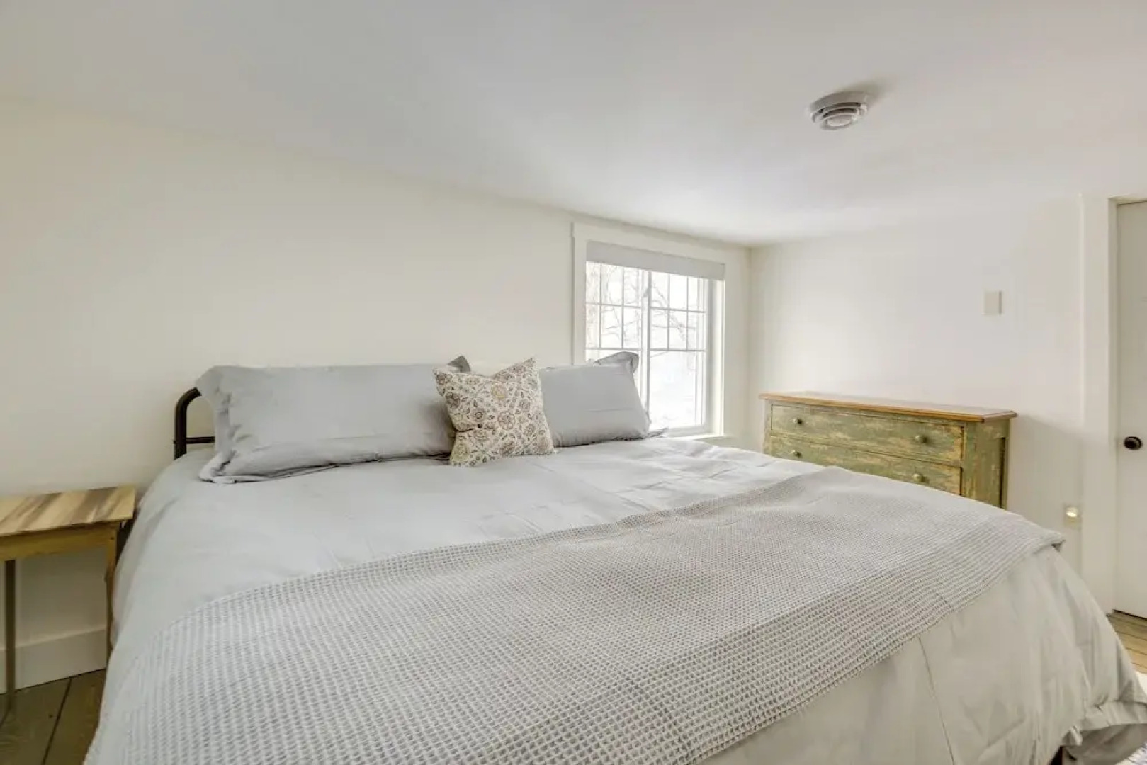 Cozy Wolfeboro Home w/ Private Deck: 1 Mi to Lake!