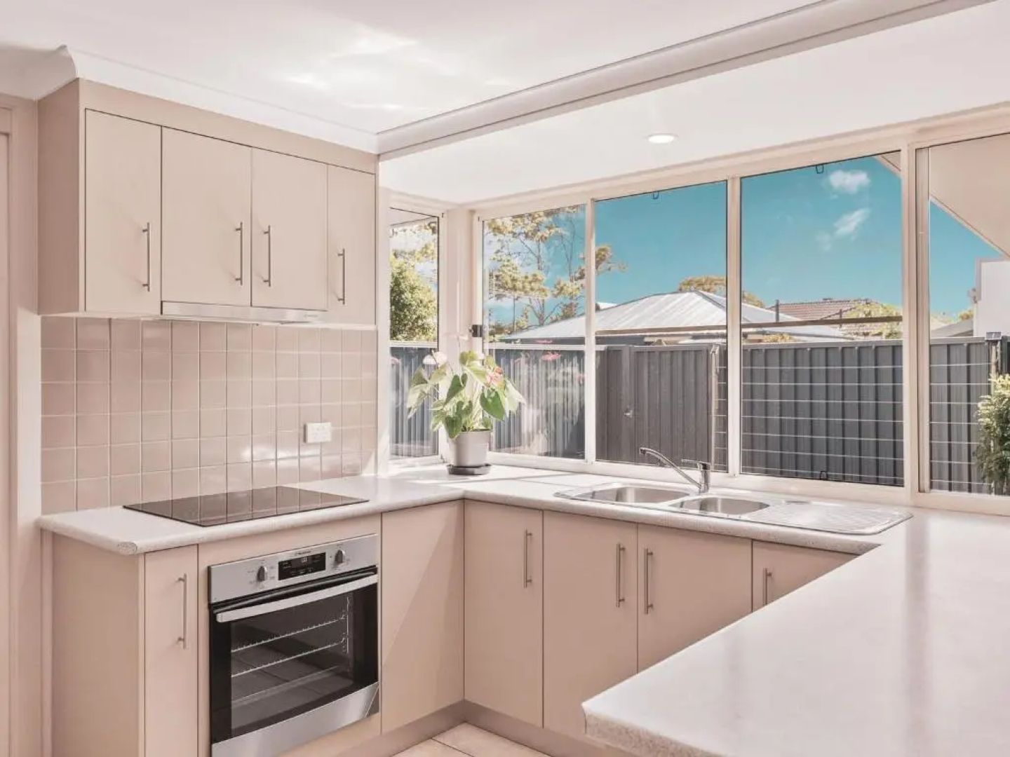 Unit 3 23 BOOYONG STREET