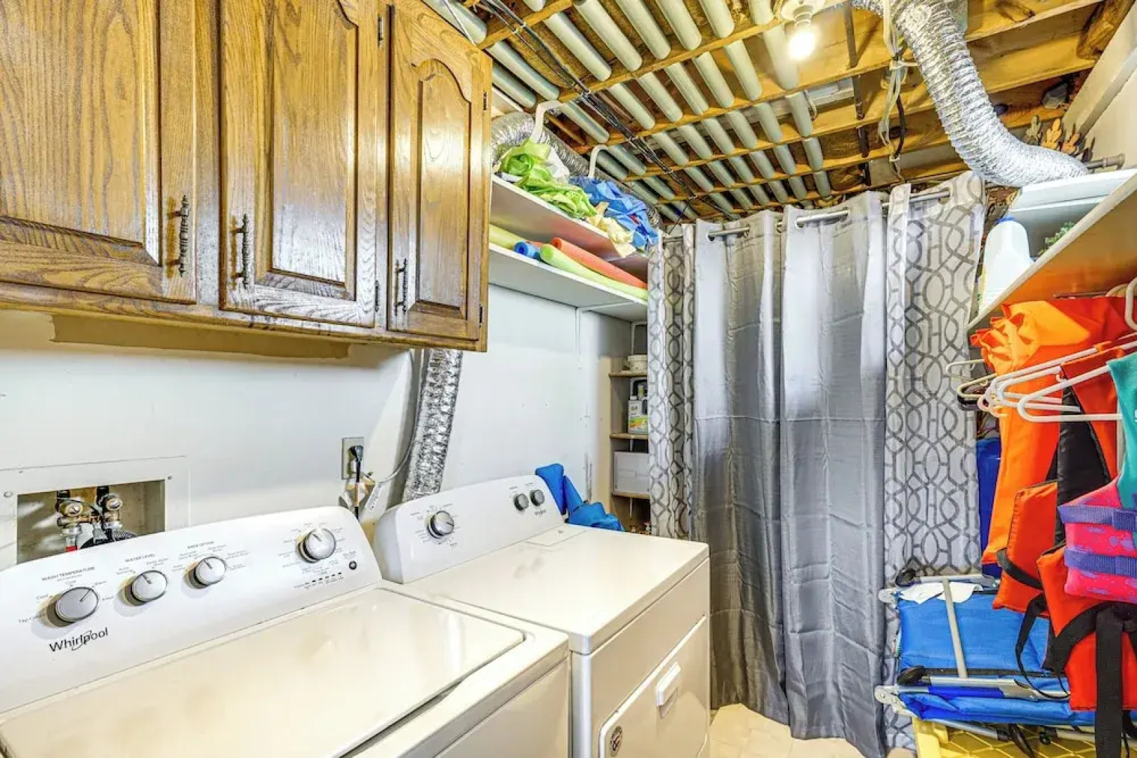 Waterfront Yard, Dock + Game Room: Linn Creek Home