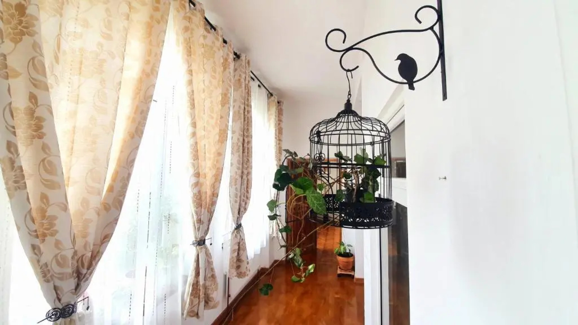 Writer s street residence