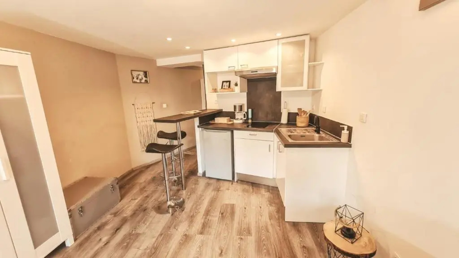 Studio avec terrasse indépendant calme absolu dans maison de famille