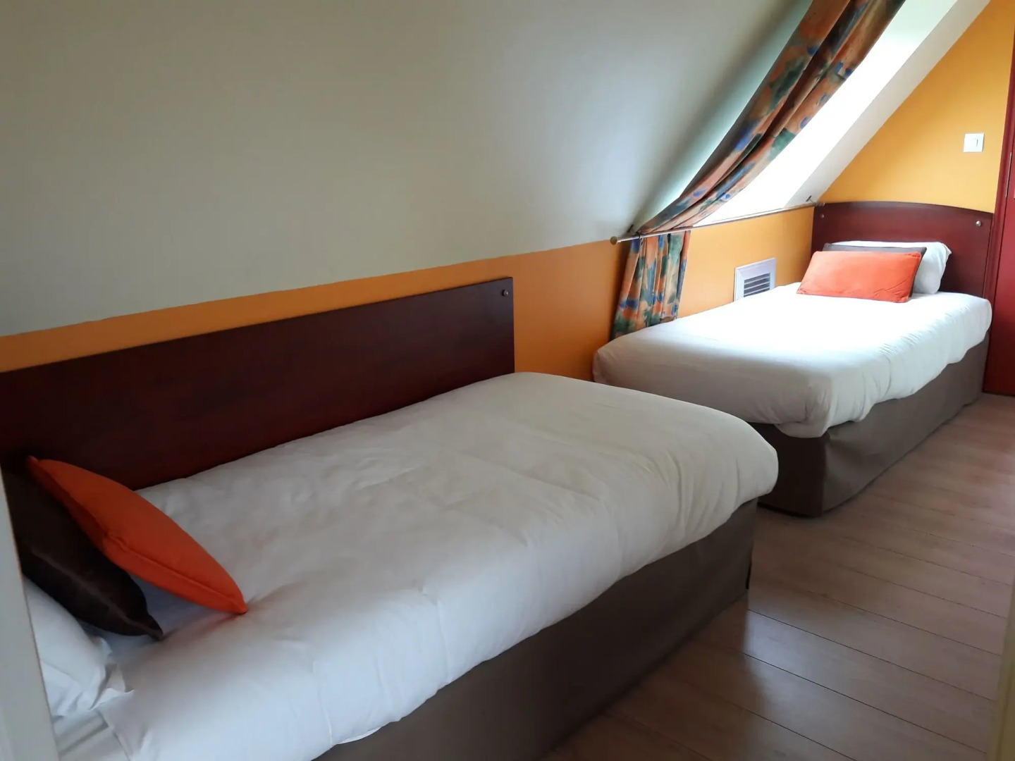 Hotel Crocus Caen Memorial