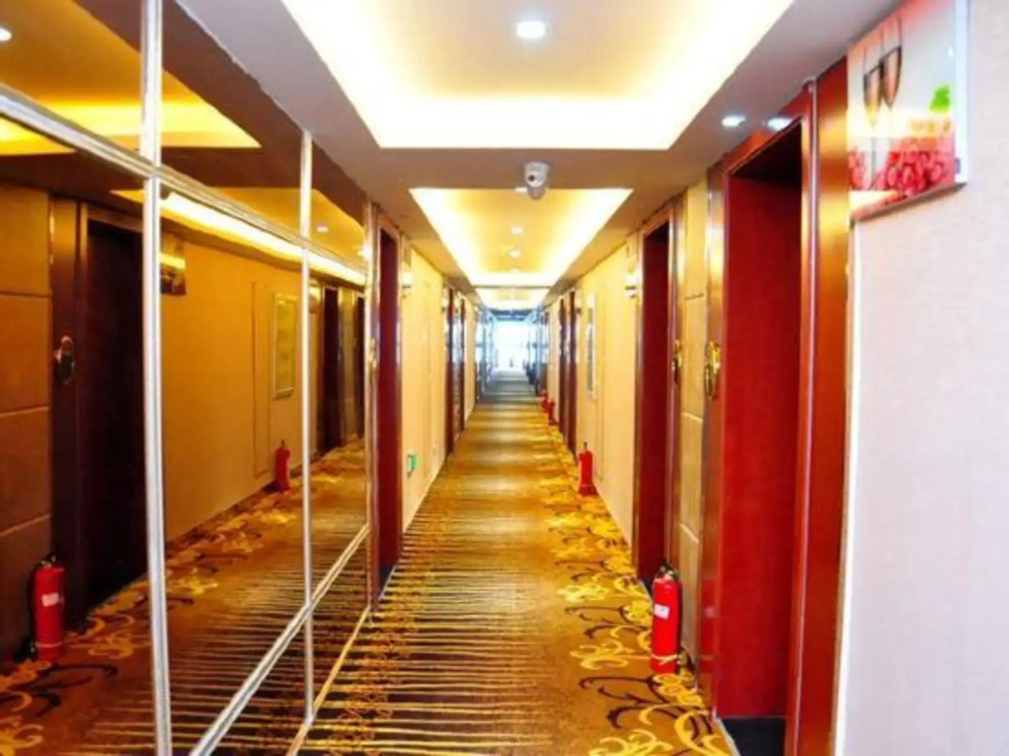 Yiju Hotel (Xining Railway Station Xinqian Guoji)