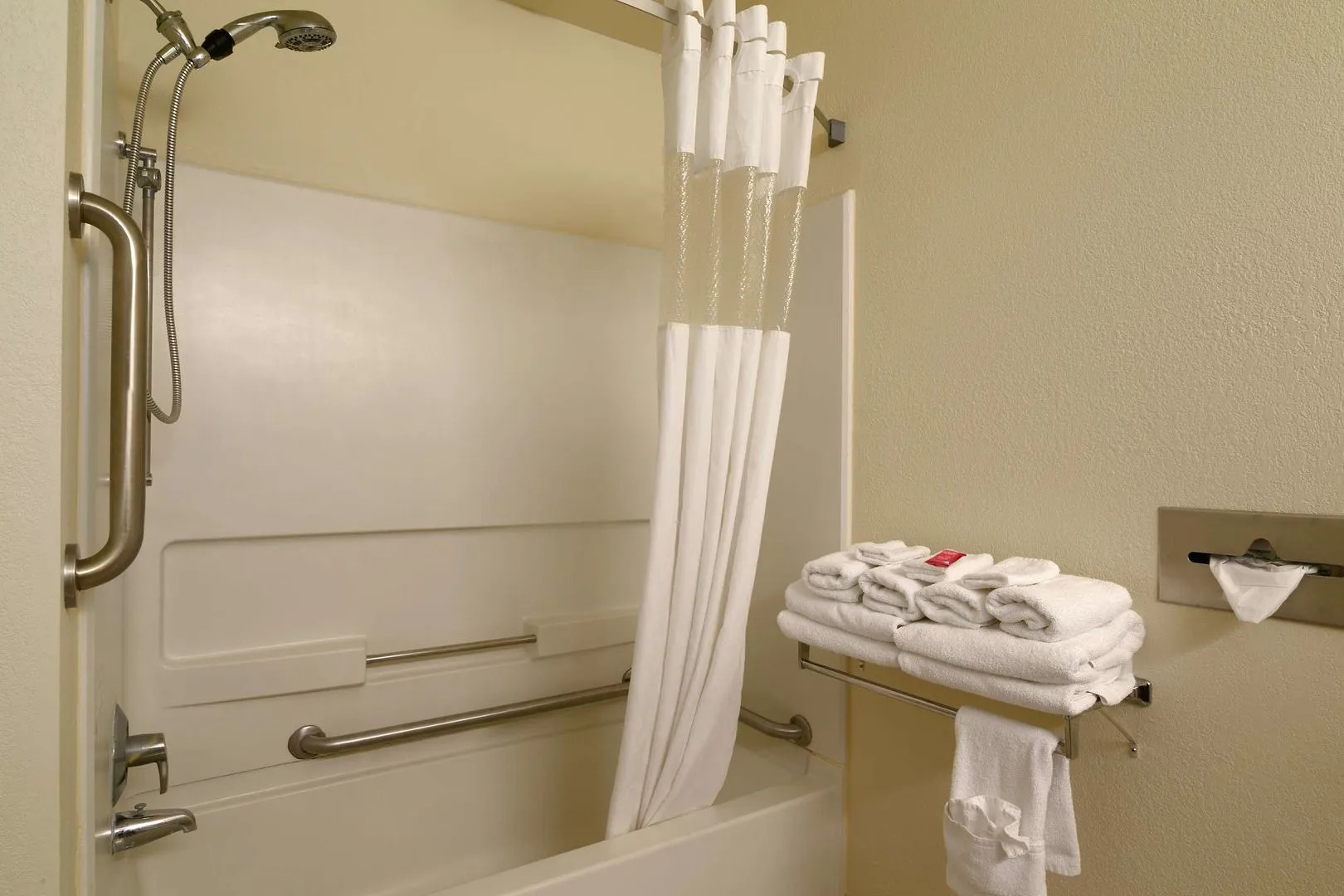 Econo Lodge Whitehall near Michigan's Adventure