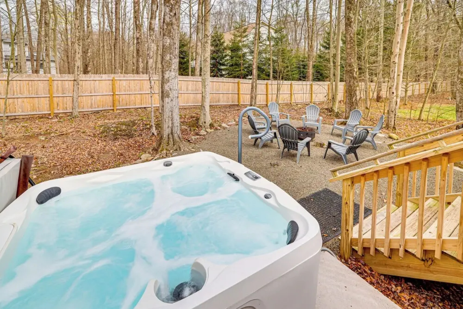 Hot Tub + Decks: Tree-lined Retreat in Pocono Lake