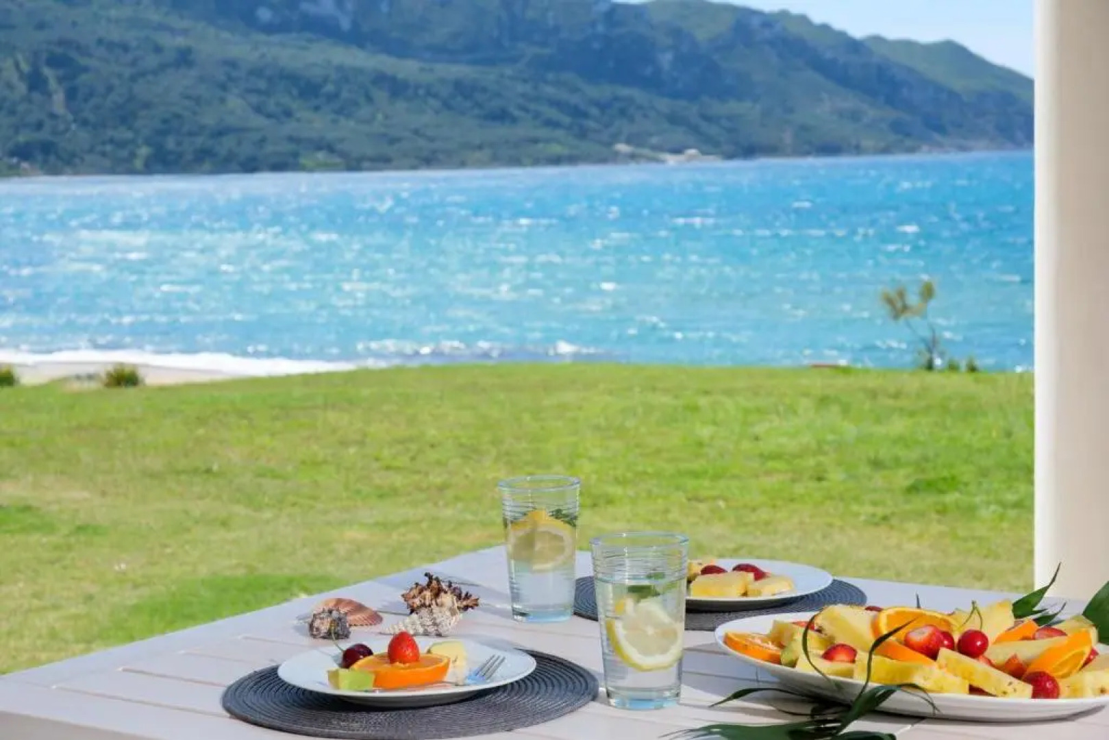 Armikes Beachfront Suites Afionas