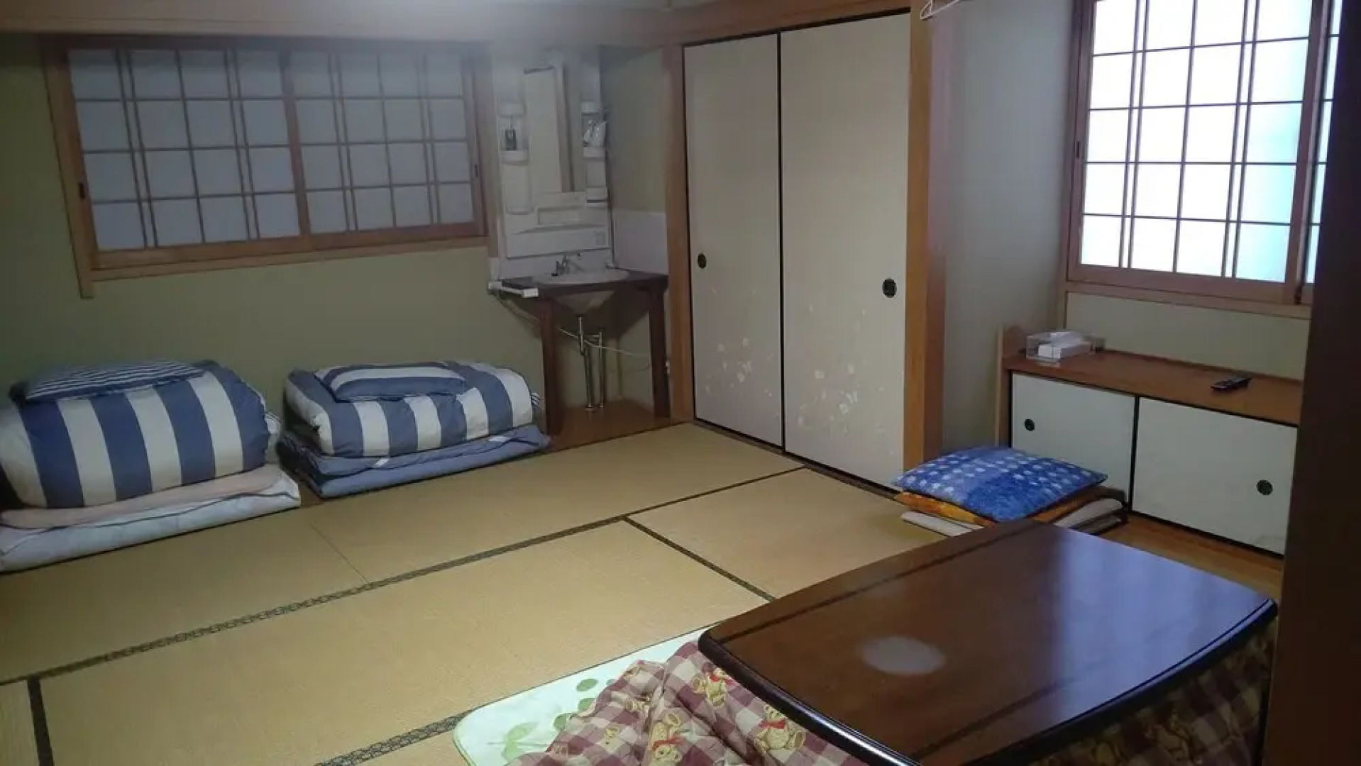 Awaji Tourist Trophy House Hostel