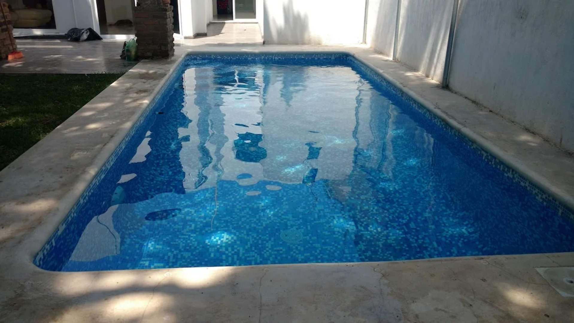 Hermosa casa con jardin y alberca