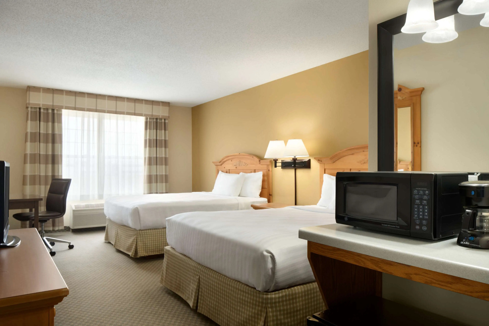 Country Inn & Suites by Radisson, Grinnell, IA