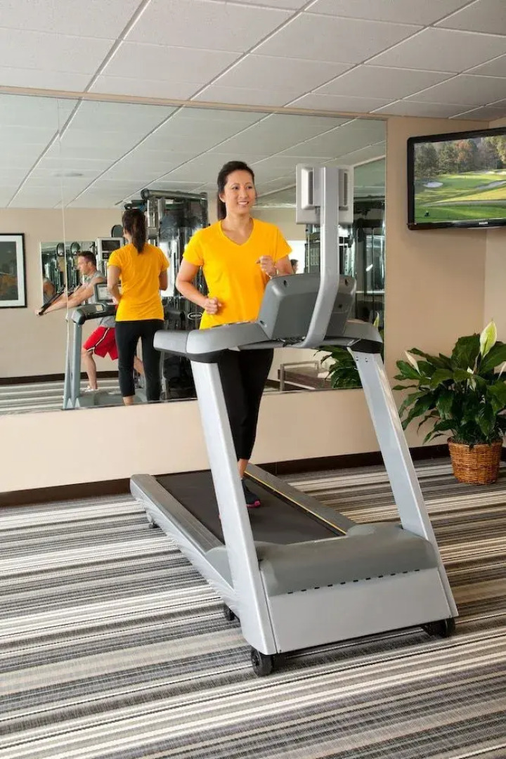 Holiday Inn Express & Suites Parsons