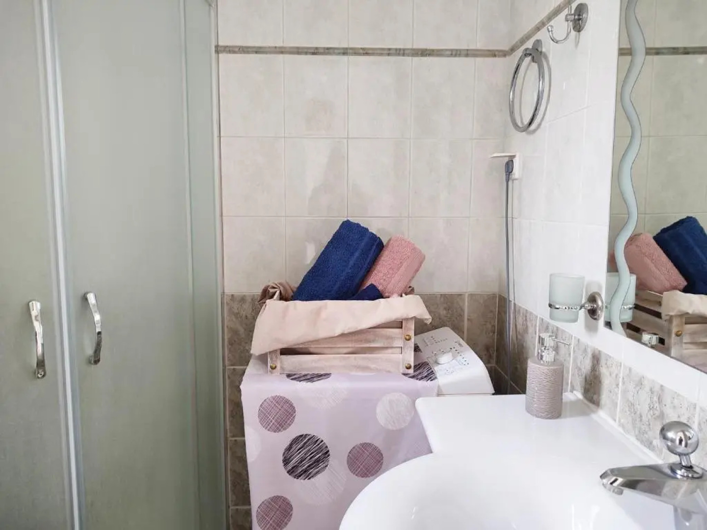 Modern 1Br apt , Garden , View & AC