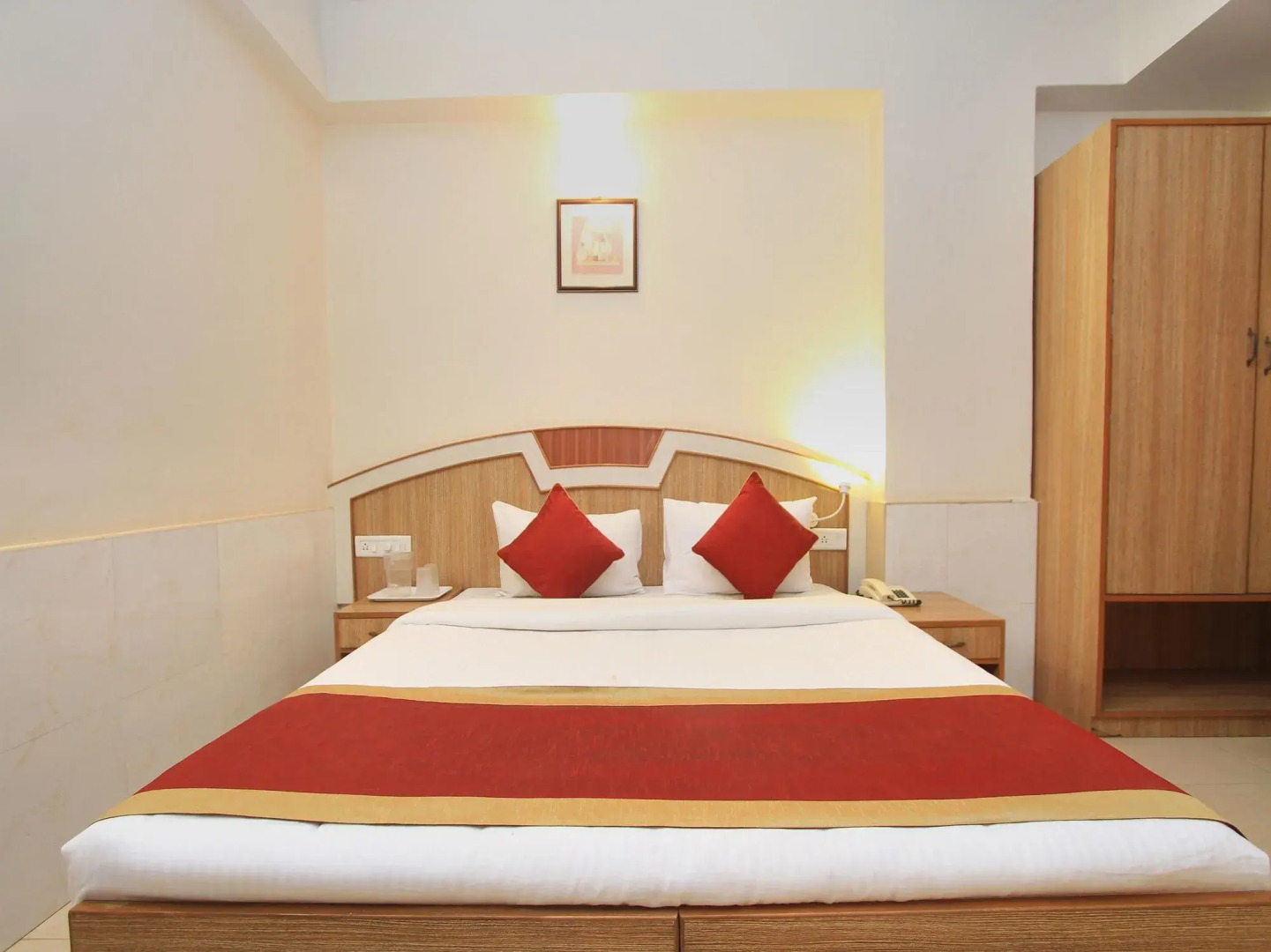 OYO 9633 Hotel Srinidhi Residency