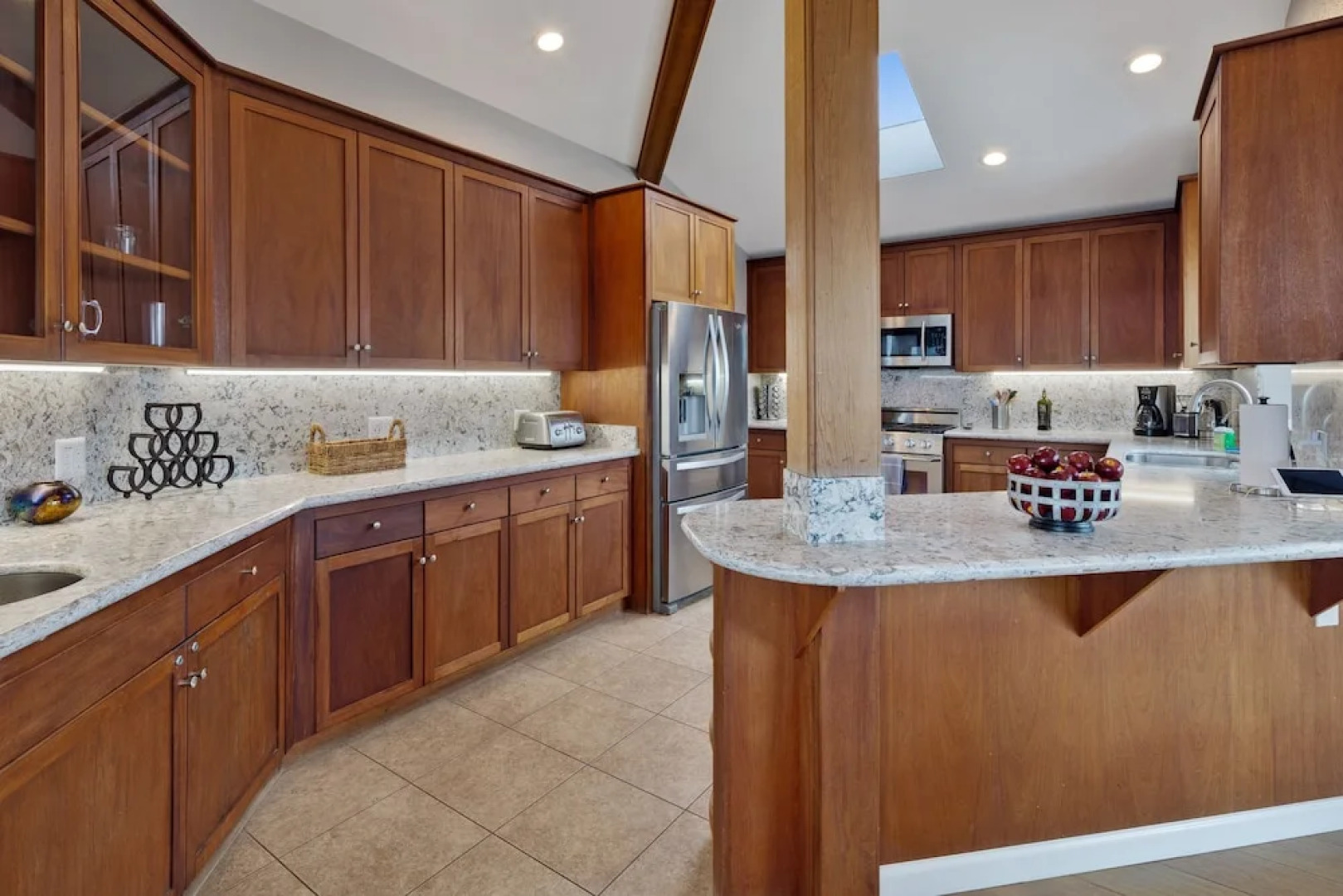 New Listing! All-suite Eagle's Nest W/ Hot Tub 3 Bedroom Home