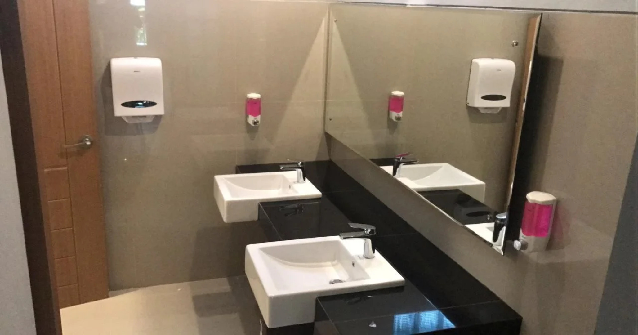 InnBox Capsule Hotel