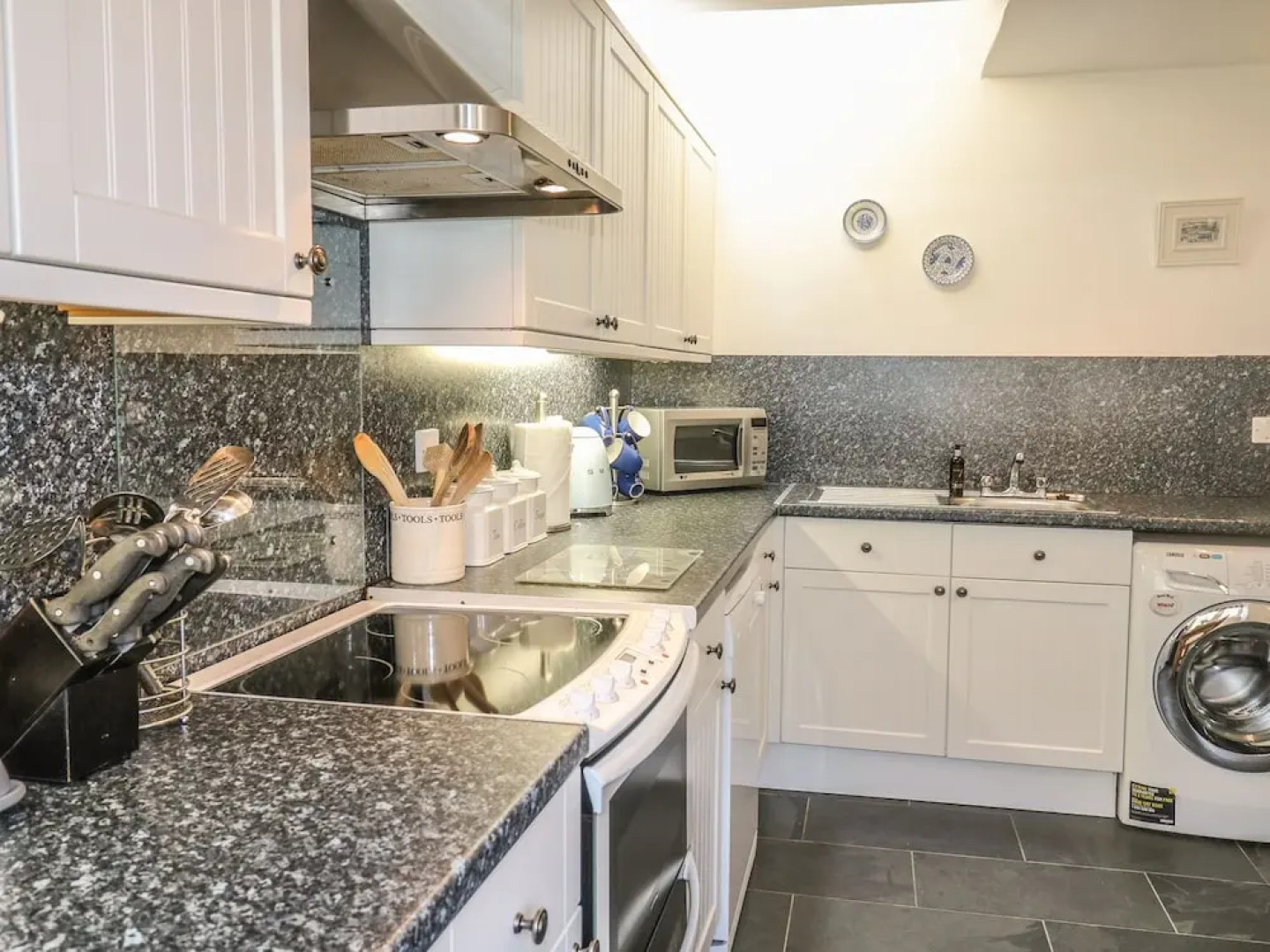 Olde Carpenters Cottage