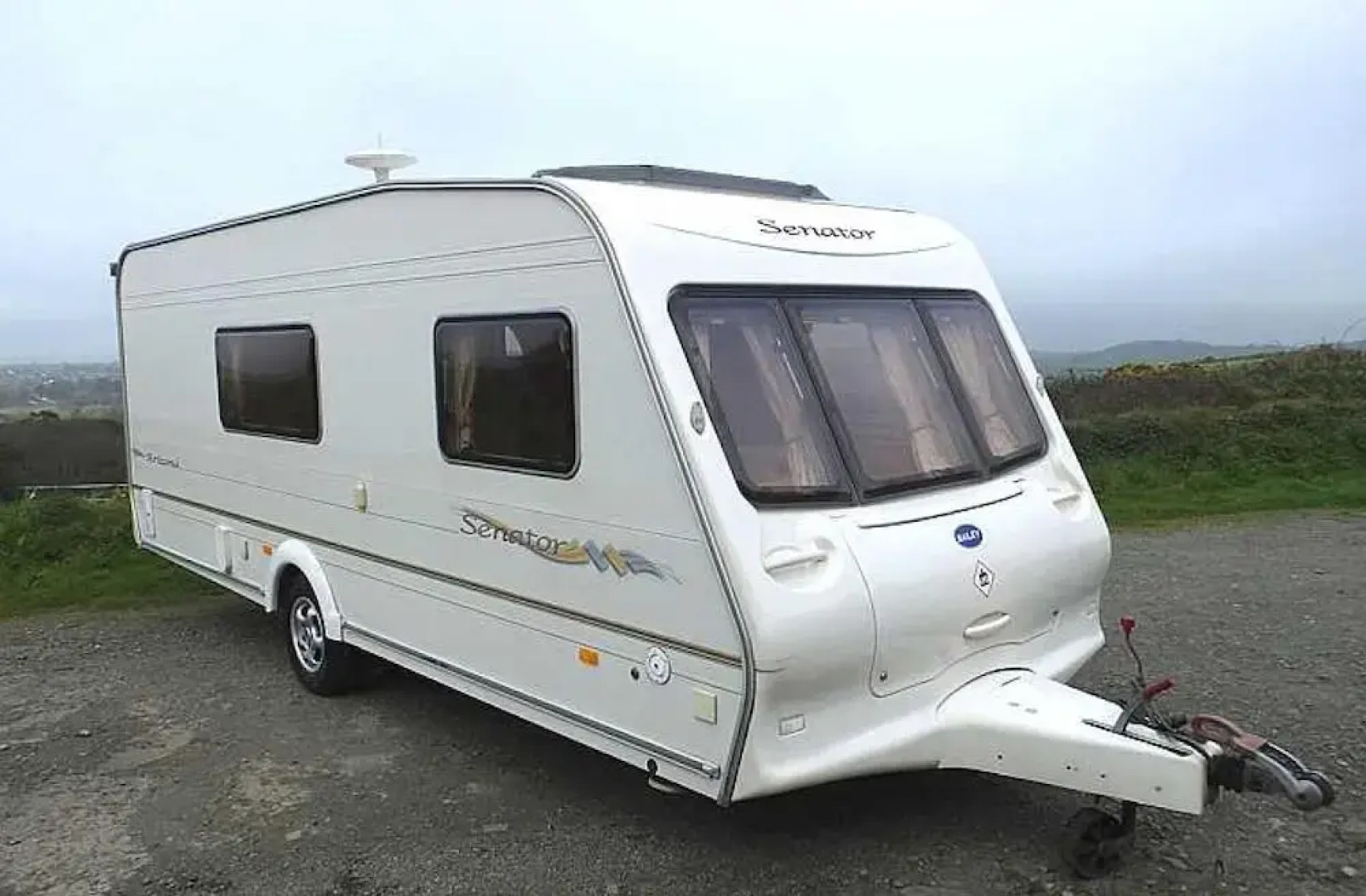 Stayzo Airy Touring Caravan With Built in Heater and Free Wi-fi Located in the Chiltern Hills