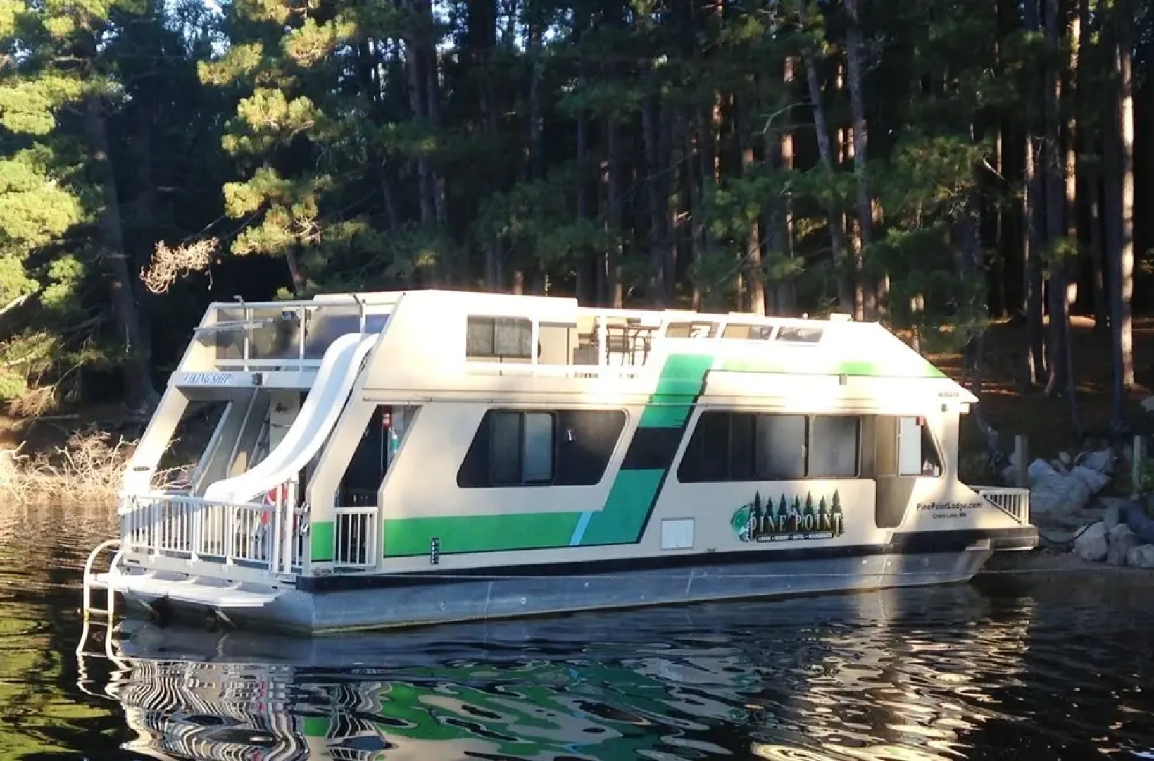 Pine Point Lodge, Resort & Motel