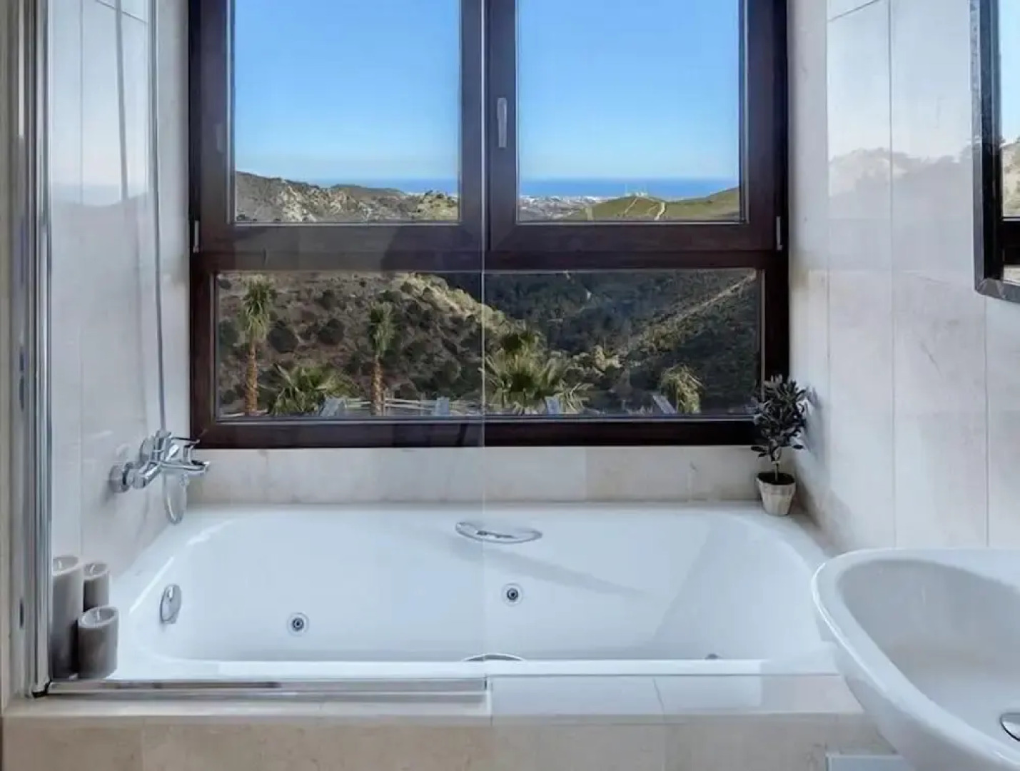 Modern Two Bedroom Villa With Indoor Pool & Spa