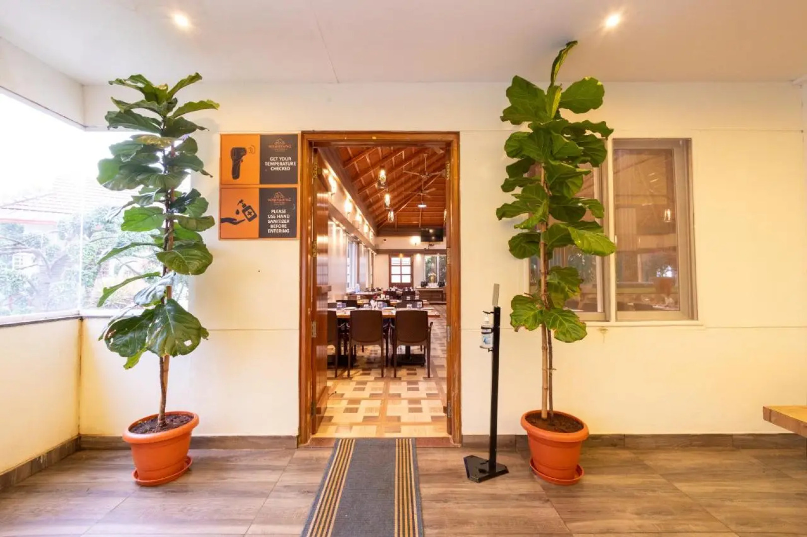 Honey Dewz Exotica Hotel & Resort