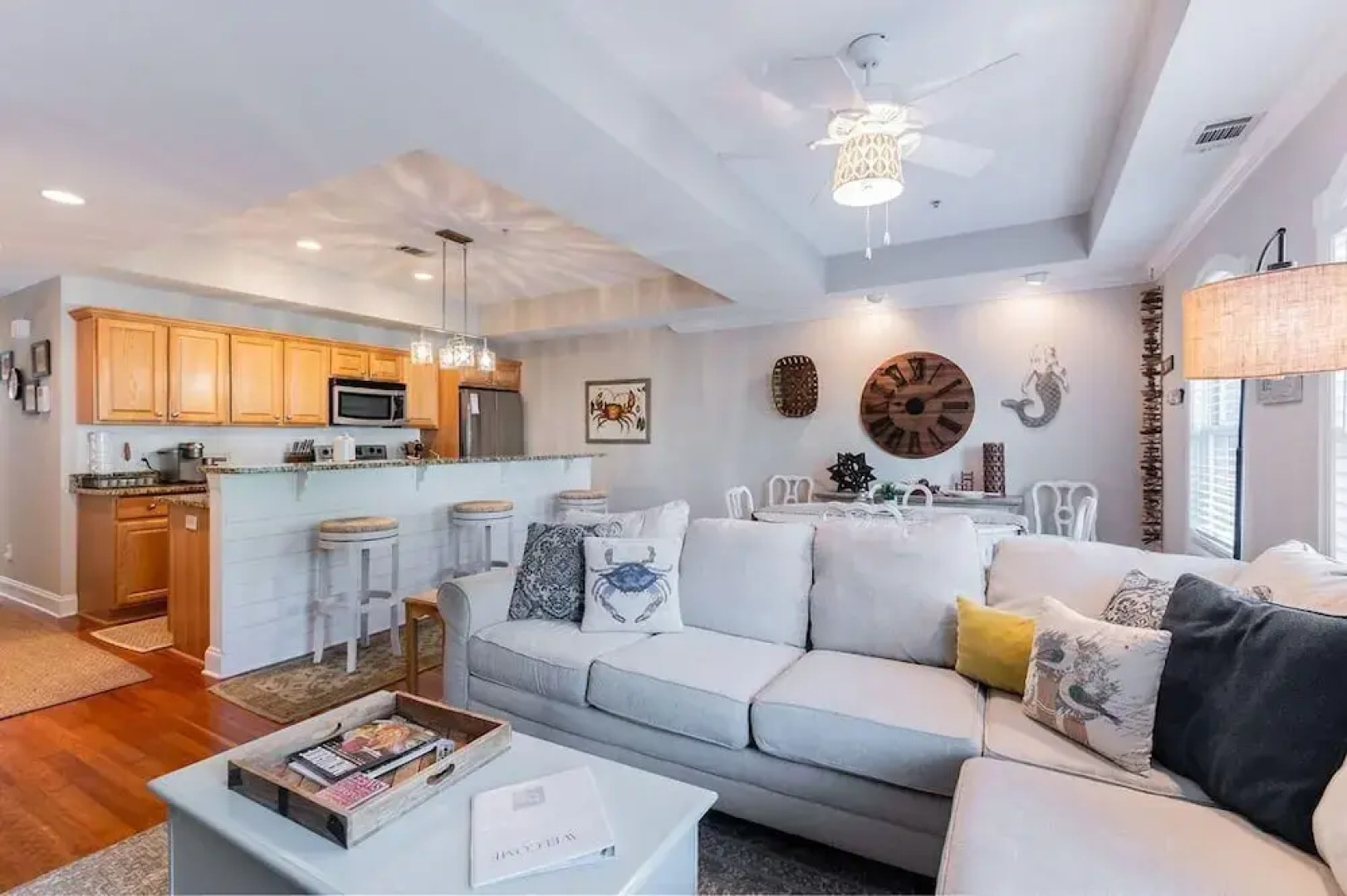 Pearl of the Promenade - Old Town Bluffton, SC 2 Bed Townhome in Prime Location