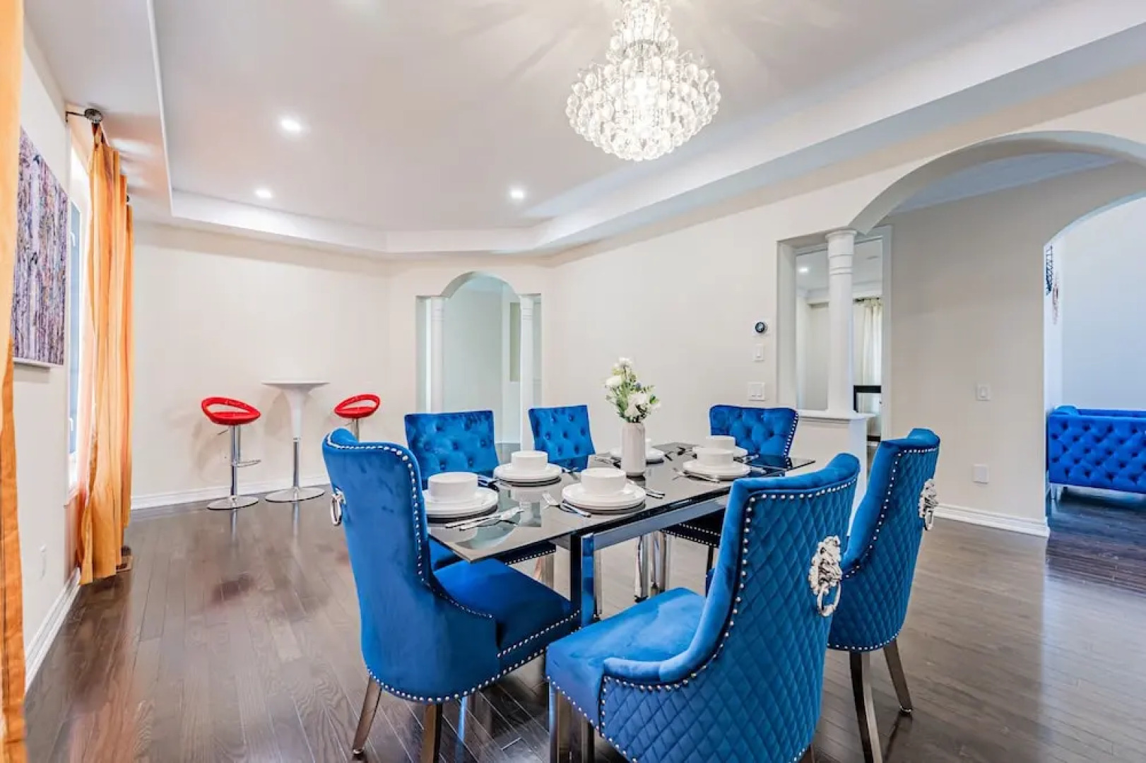 Lady Valentina Boutique Home