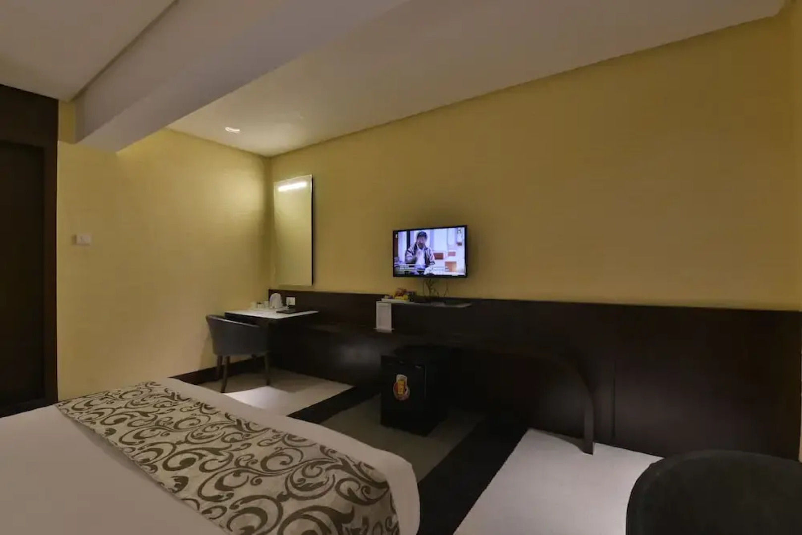 Hotel The Golden Oak Central by Citrus Prime