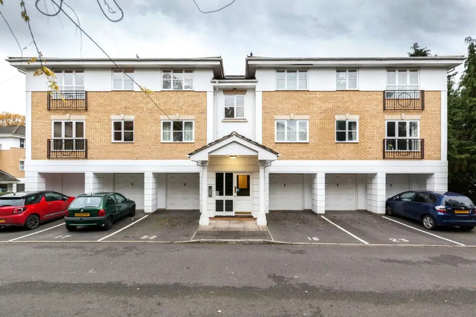 Roomspace Apartments -Sabin Gates