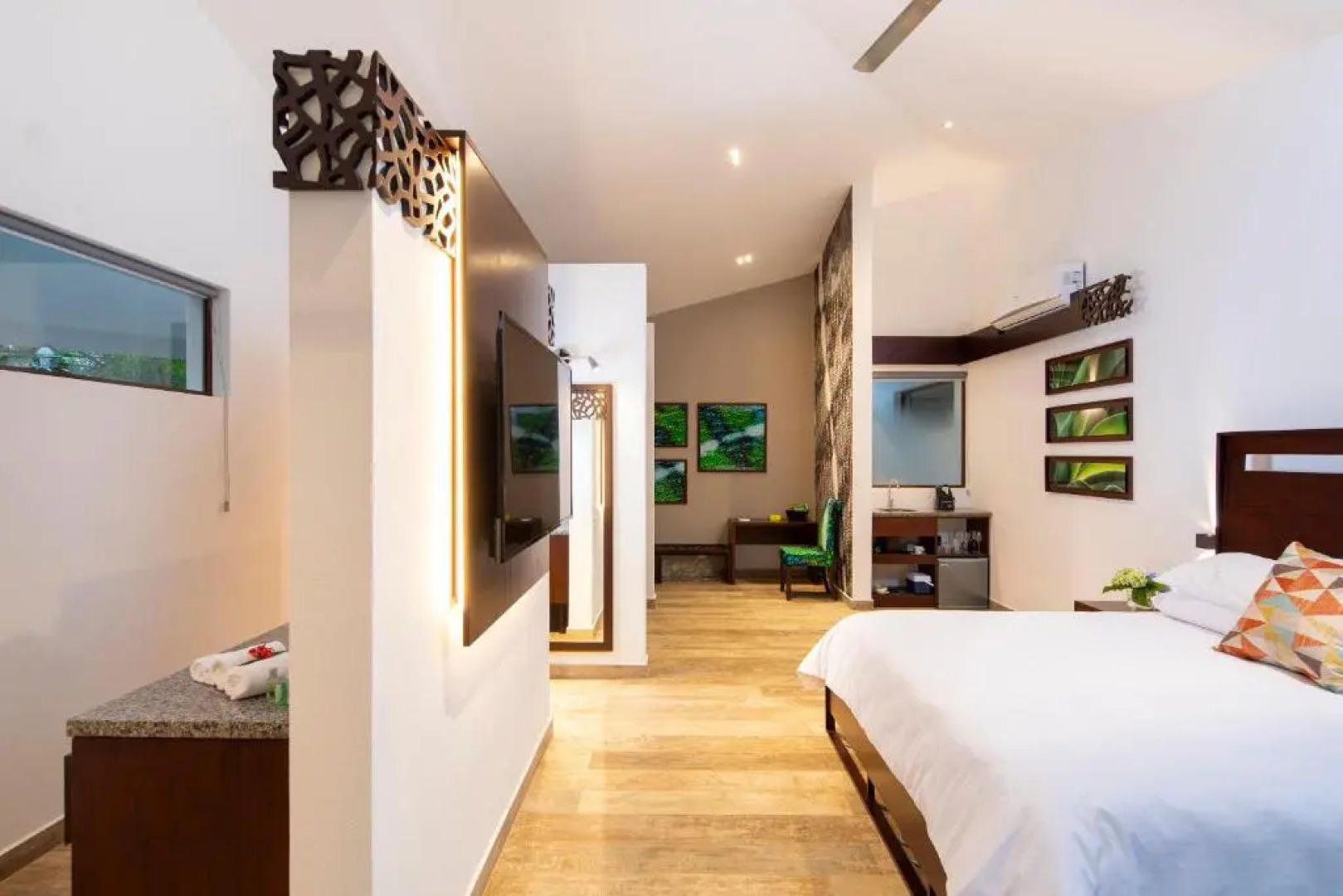 Pumilio Mountain & Ocean Hotel