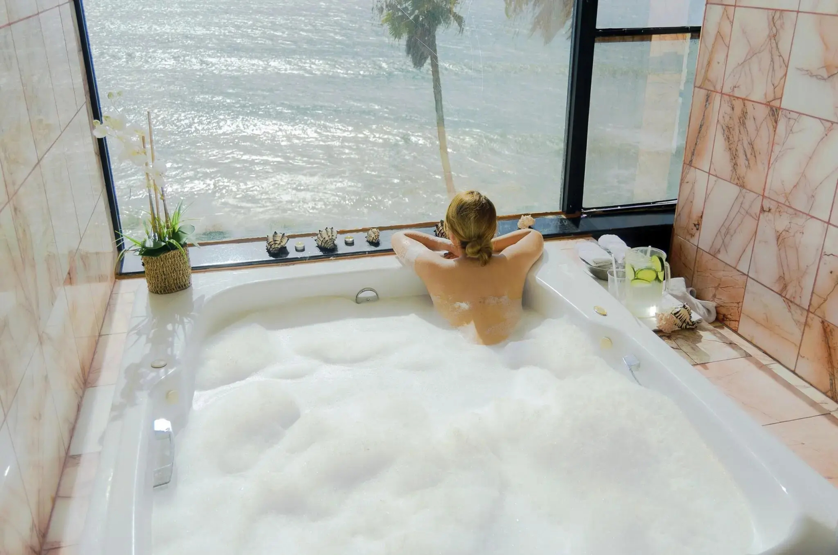 Las Rocas Resort And Spa