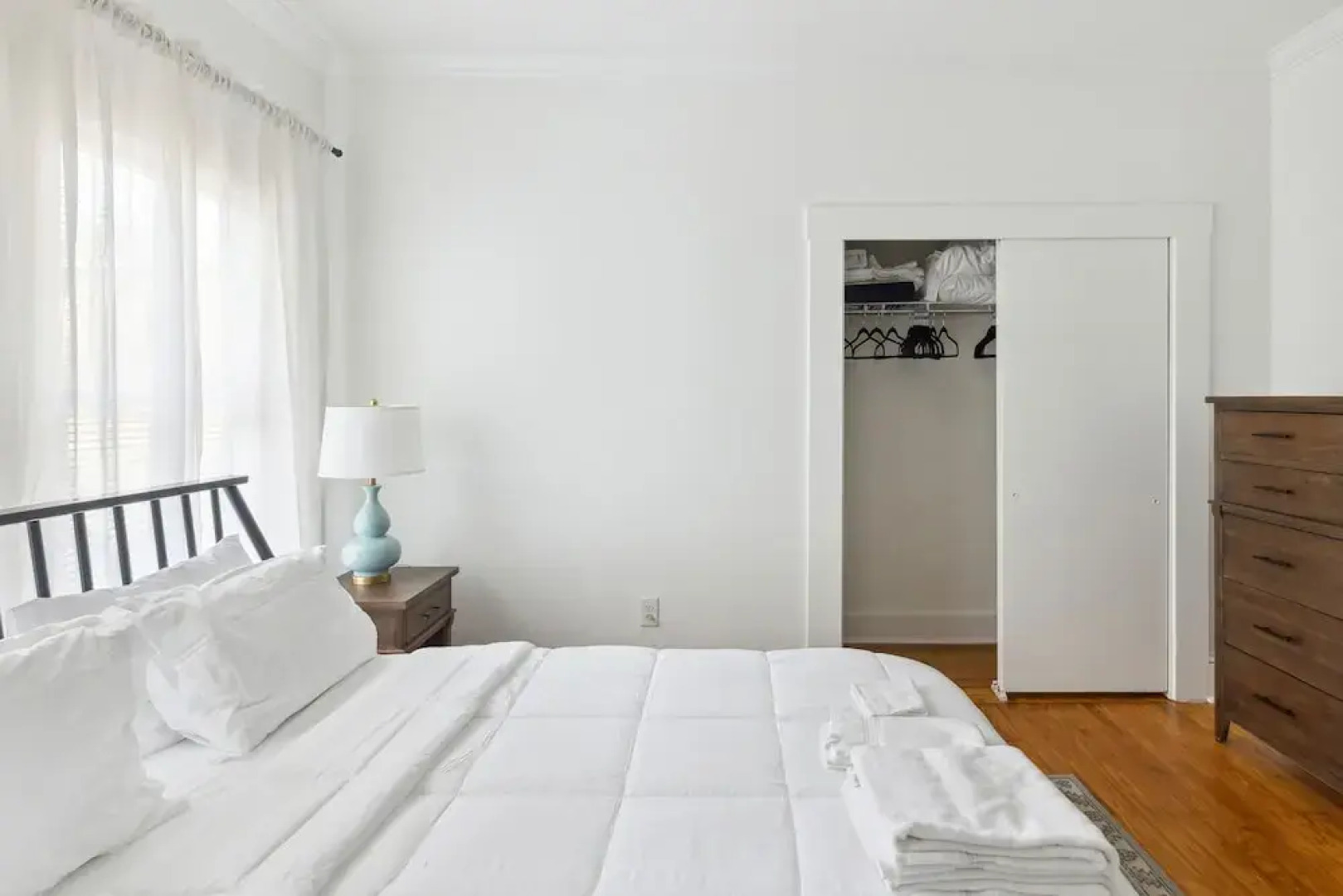 Downtown Delight: Cozy & Pet-friendly Retreat 3 Bedroom Home by RedAwning