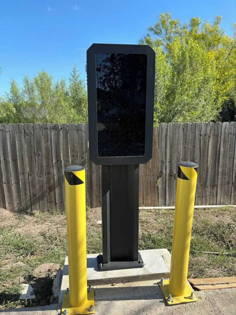 Deluxe 6 Inn & Suites