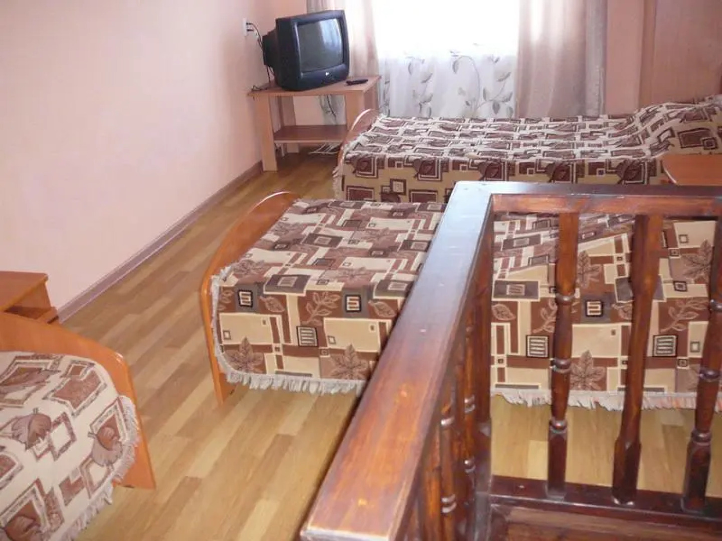 На Весенней