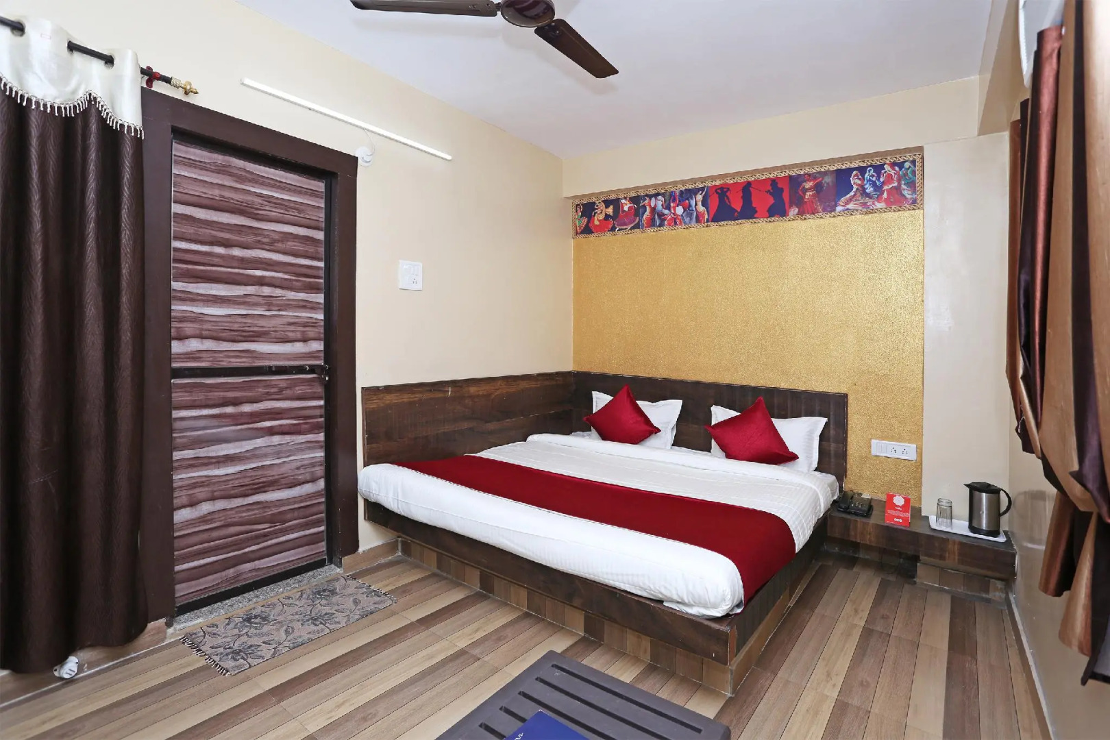 OYO 10137 Hotel Vaishnavi
