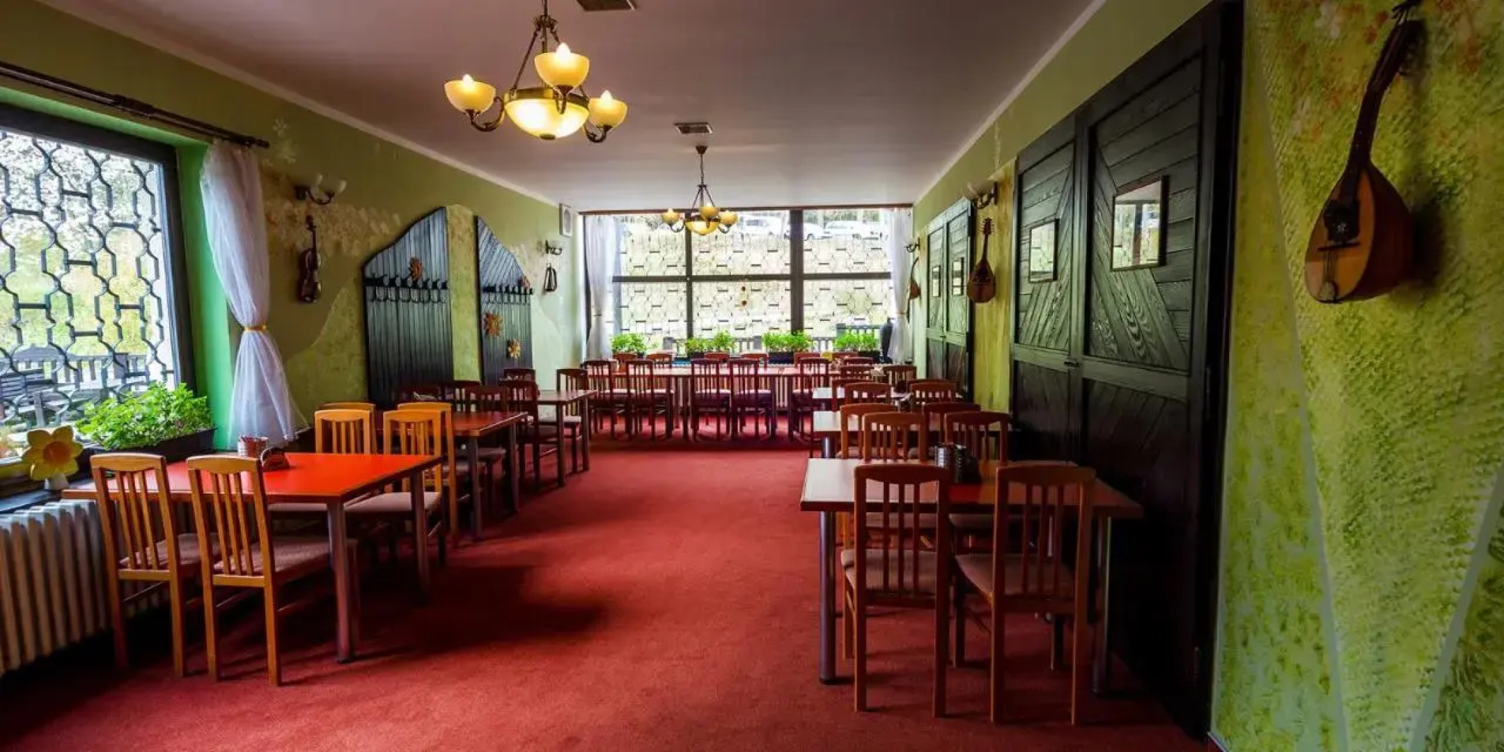 Welcoming Holiday Home With Private Garden, Heating, Parking