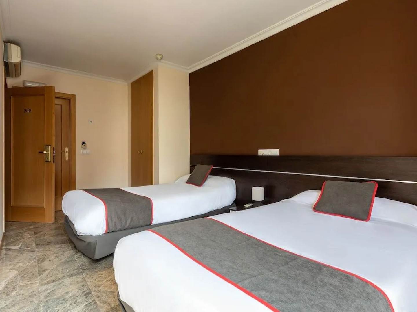 Hostal Frasca by Vivere Stays