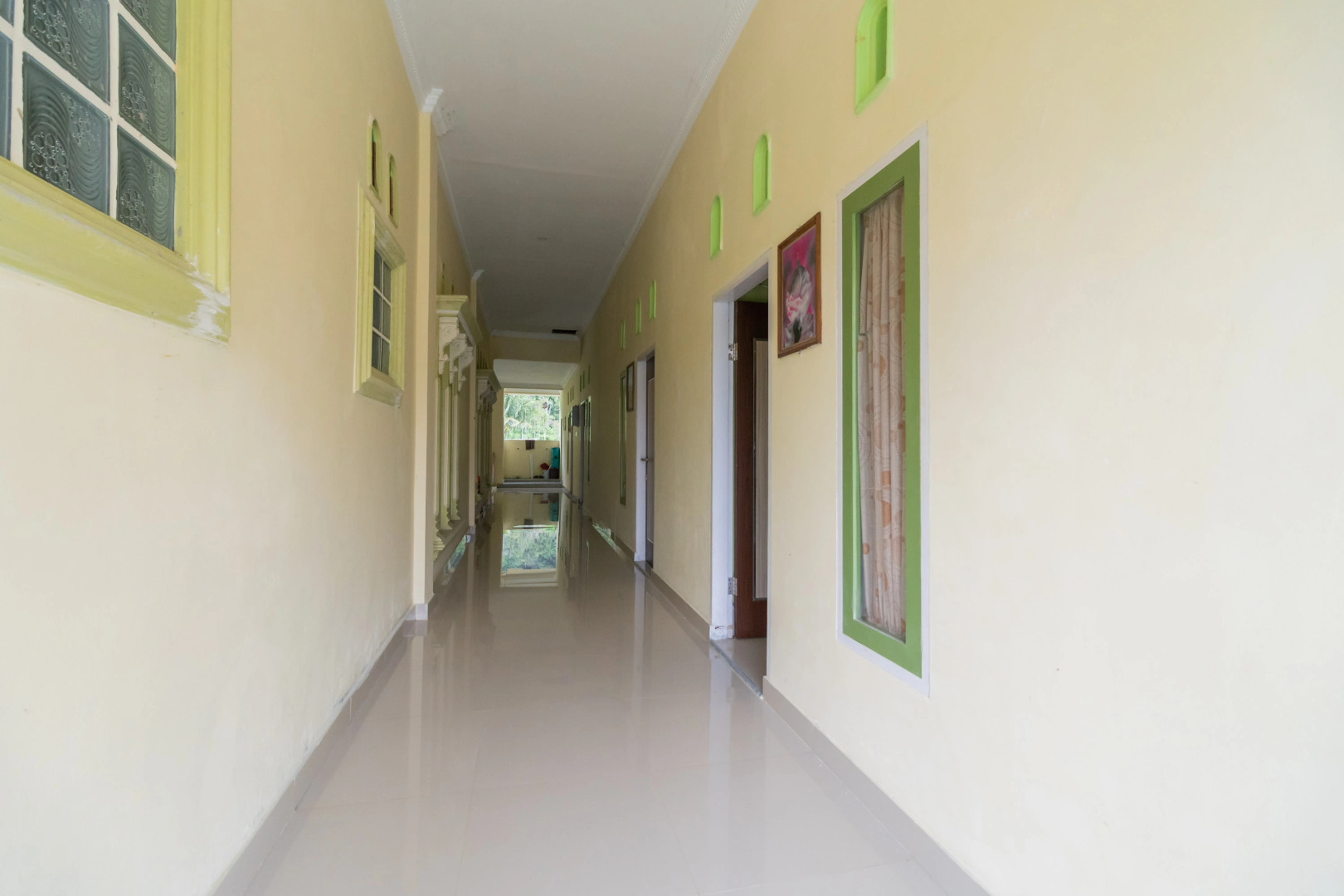 RedDoorz Syariah Near Hot Water Boom Solok Selatan